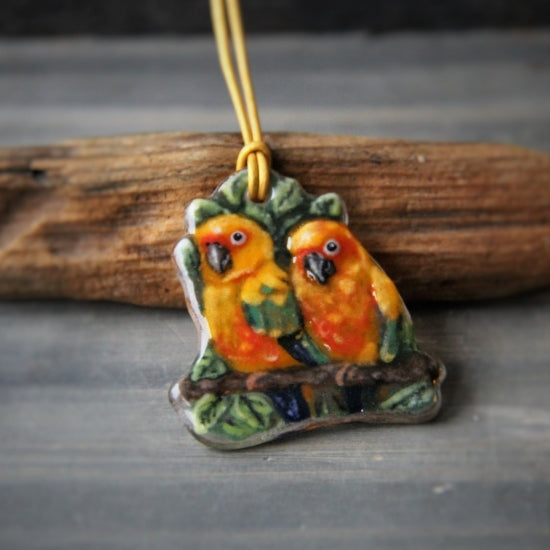 ガラスフュージングペンダント コガネメキシコインコ - 小鳥雑貨専門のお店 スウィート・バーディー・ブティック
