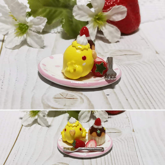 Miniature Japanese Crested Budgie with Strawberry Cupcake