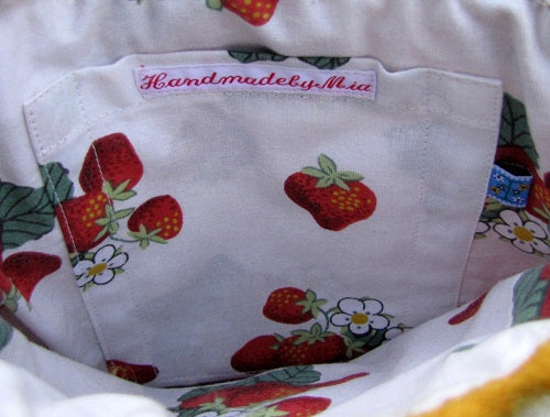 30% OFF 羊毛フェルトバッグ 小鳥とイチゴ A - 小鳥雑貨専門のお店 スウィート・バーディー・ブティック