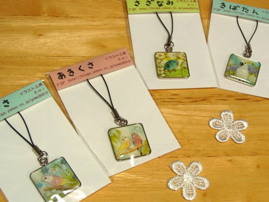 Java Sparrow Charm - Boutique Sweet Birdie