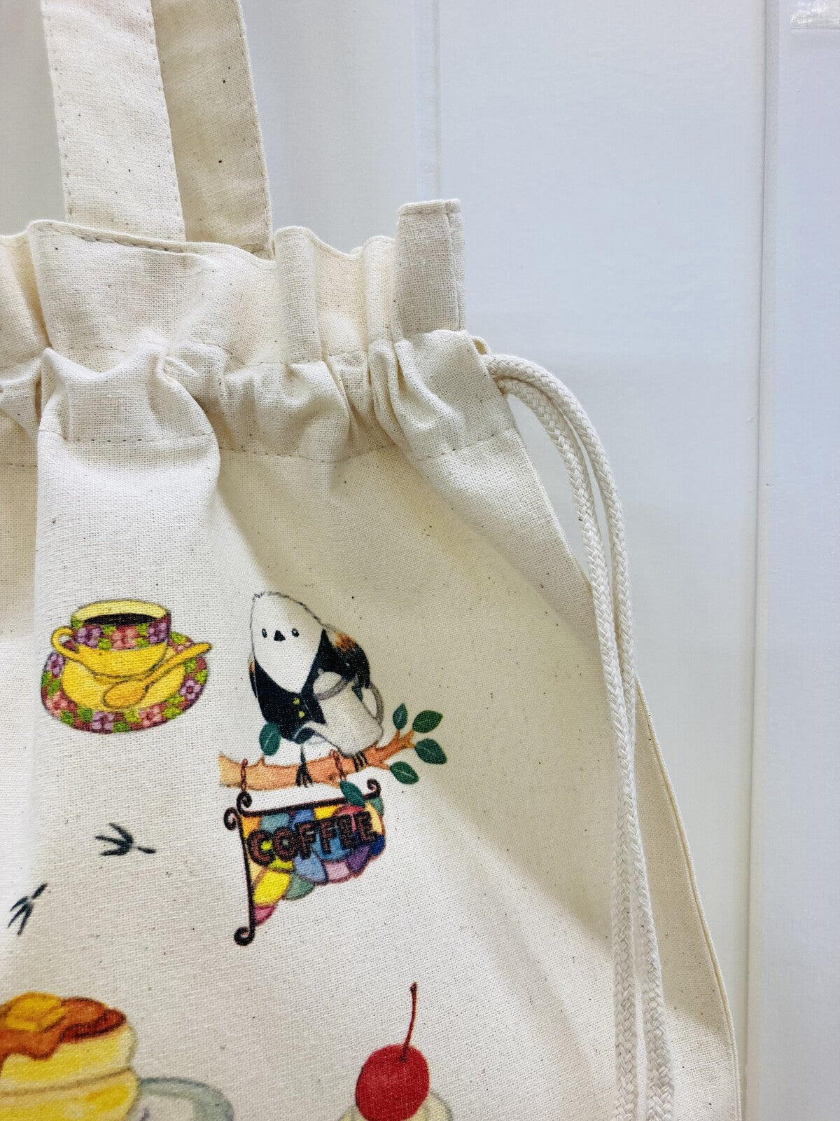 Log-tailed Tit Cafe Lightweight Cotton Drawstring Tote Bag
