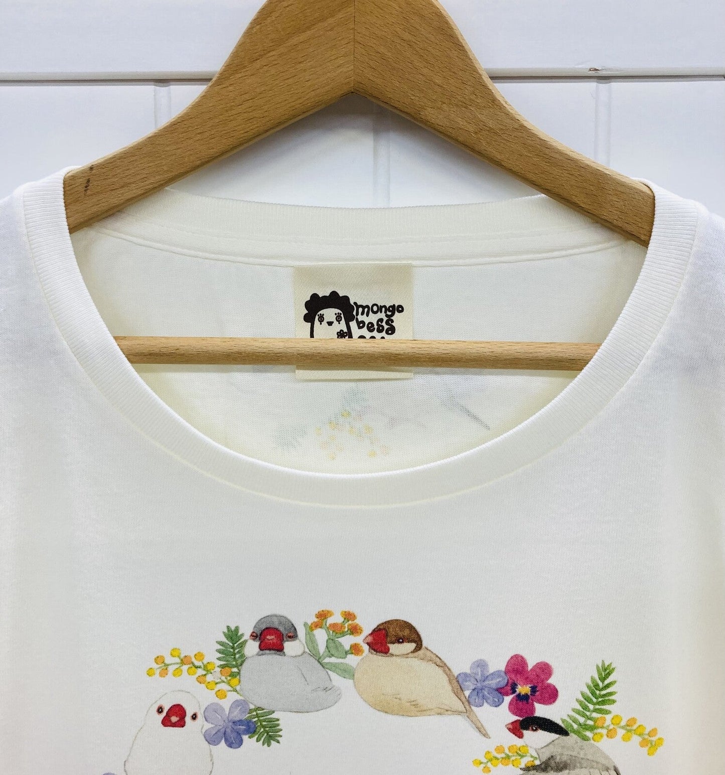 Java Sparrow Wreath Women's T-shirt (Made to Order)