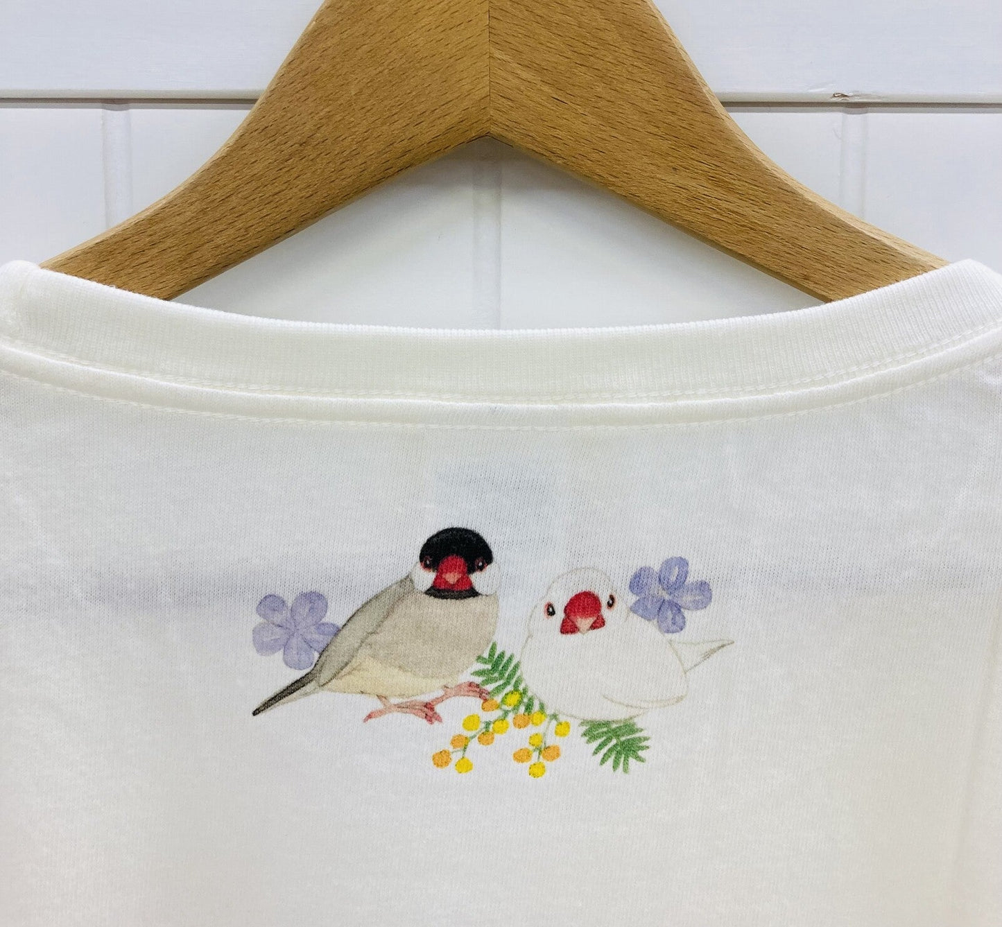 Java Sparrow Wreath Women's T-shirt (Made to Order)