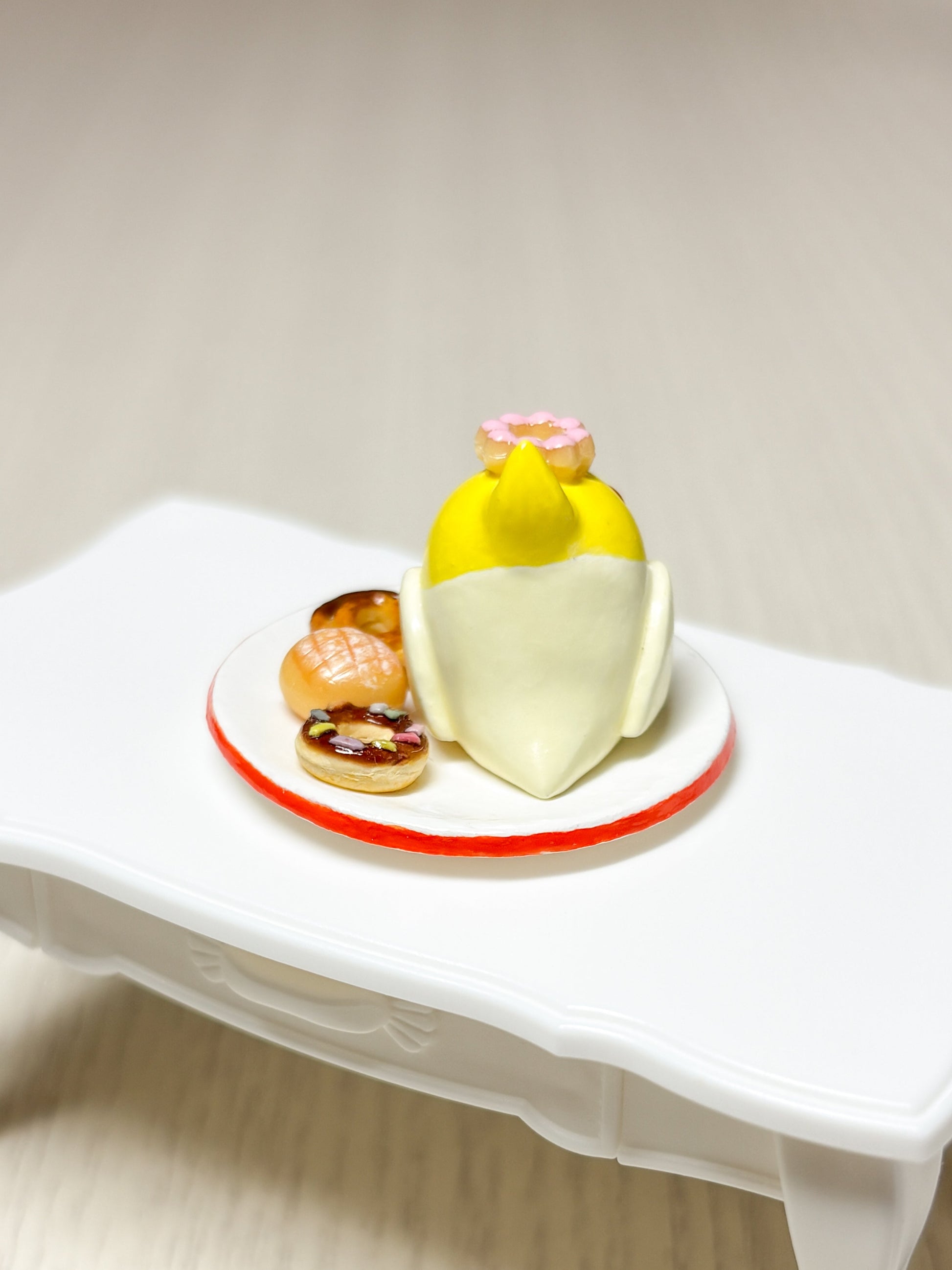 Collectible Miniature Cockatiel with Donuts - Sweet Birdie Boutique International