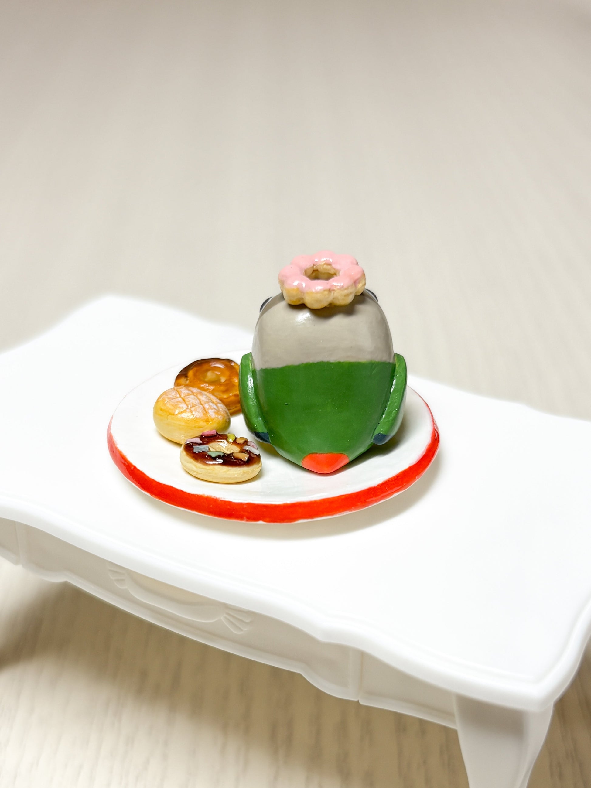 Collectible Miniature Conure with Donuts - Sweet Birdie Boutique International
