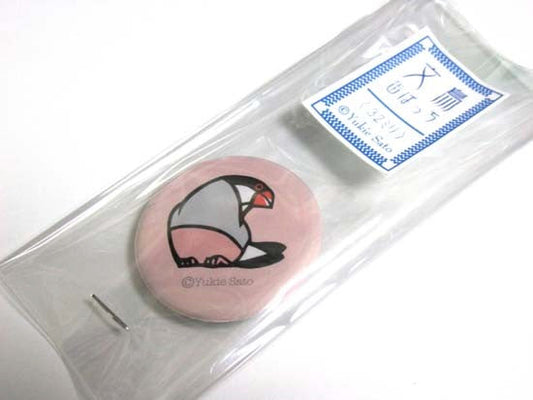 桜文鳥柄 『むいーん』　缶バッジ　32ミリ - 小鳥雑貨専門のお店　スウィート・バーディー・ブティック